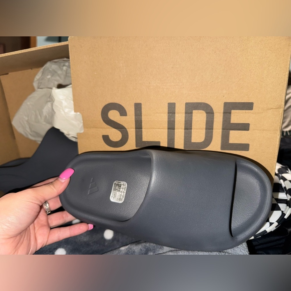 adidas YZY Slide in Light Gray